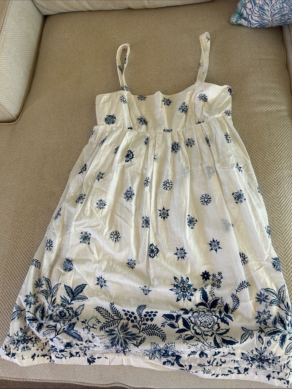 NWOT gap size 18 White and Navy Floral Sundress